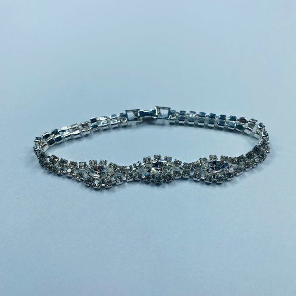 Vintage Rhinestone Chain Bracelet Womens Clear Faceted Sparkles Silver Tone - Picture 8 of 16